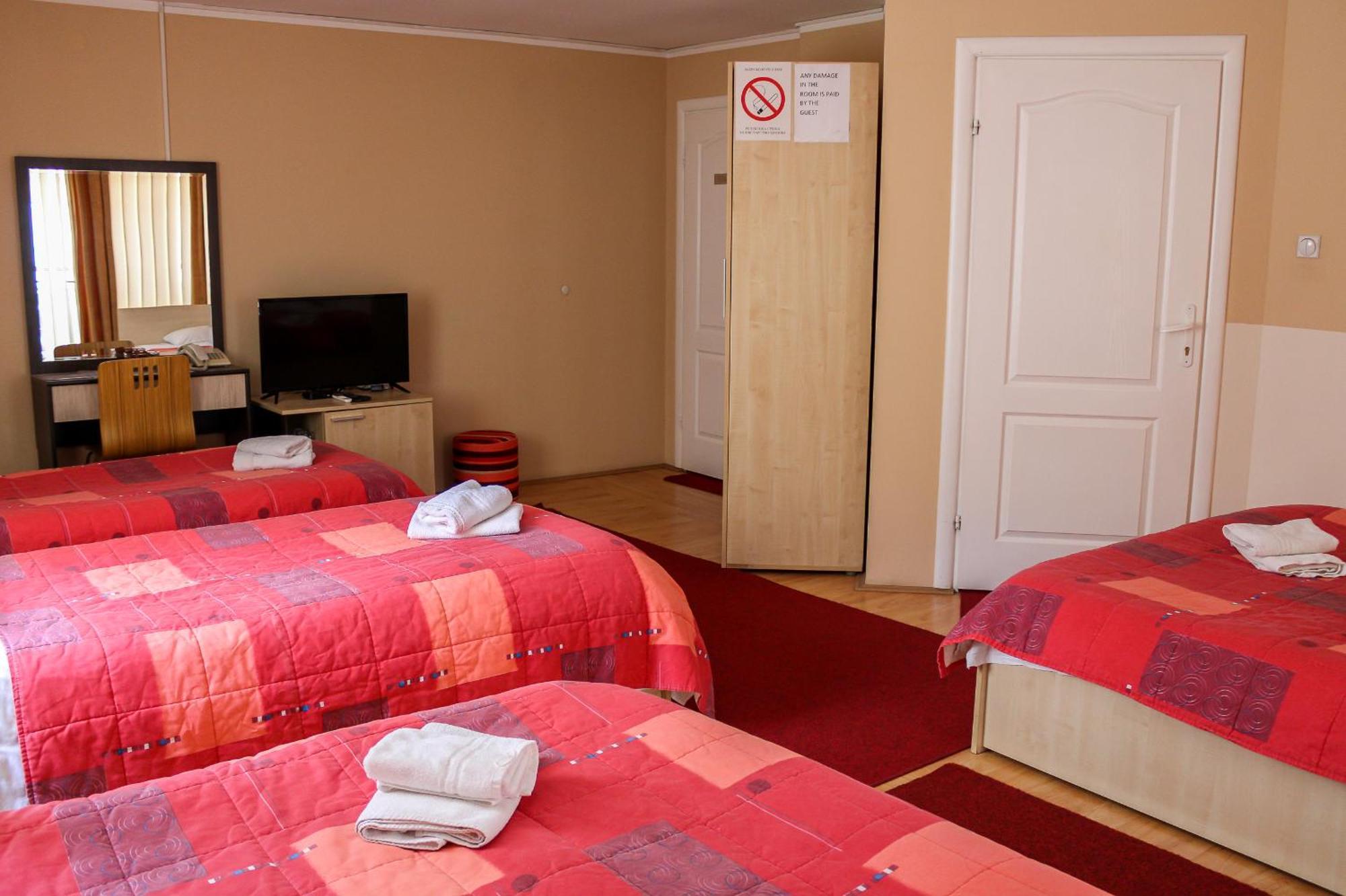 Bed And Breakfast Majesty Nis Exterior photo